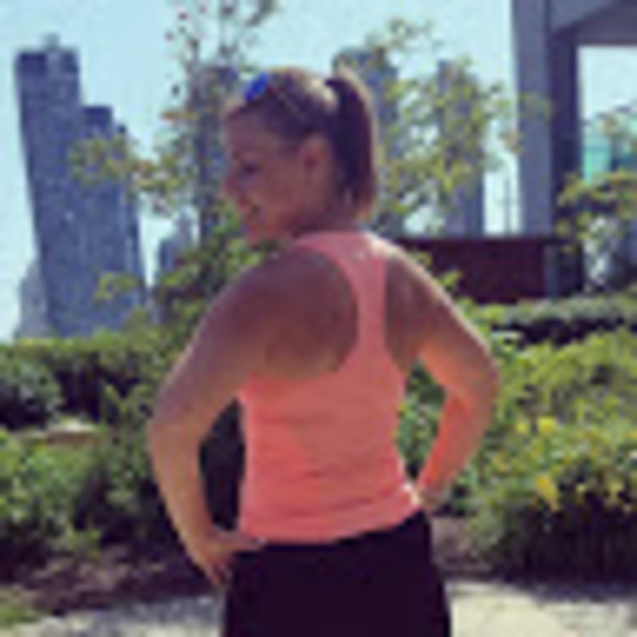 Meet your Posher, Eszter/nubodyglutes - Picture 1 of 1